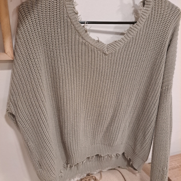 Jessica Simpson cropped sweater - Picture 2 of 2